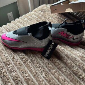 Nike Jr Mercurial Superfly 9 Turf Silver Pink NWT Size 6Y